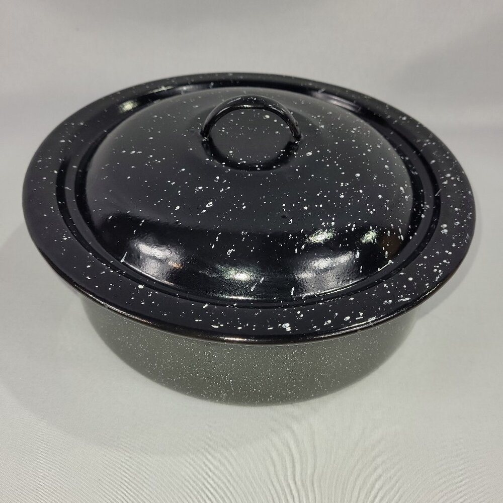 Vintage 8.5" Round Roasting Pan Enamelware Black Speckled Roaster
